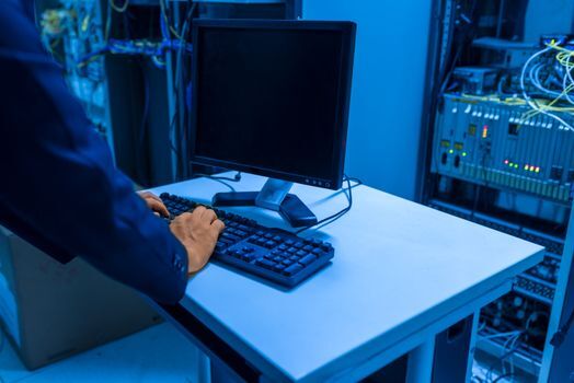 Co-Managed It: A Partnership Model That Strengthens Your Internal Team 1 computer support technician